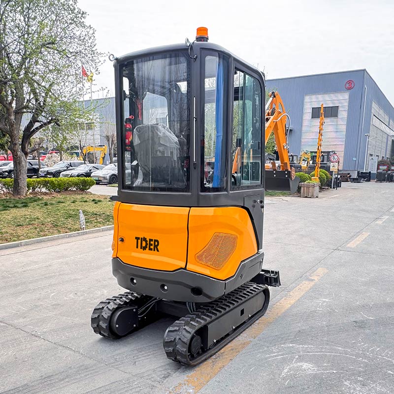 Mini escavadeira de 1,6 toneladas para construção e escavações profundas.