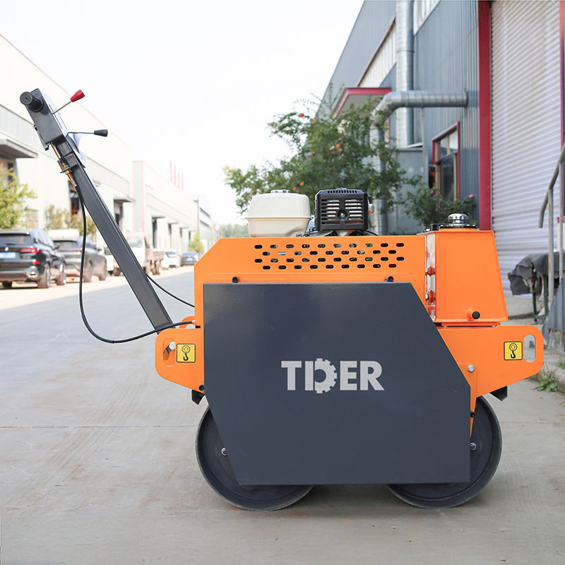 Rolo compactador de tambor duplo de 600 kg com motor japonês.
